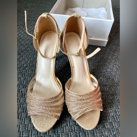 David’s Golden bridal shoes - Picture 4 of 6